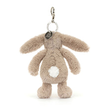 Cargar imagen en el visor de la galería, Llavero conejo beige l / Bashful Beige Bunny  Bag Charm  Jellycat 18x5x4 cm
