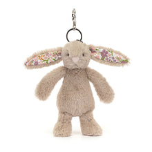 Cargar imagen en el visor de la galería, Conejo beige llavero orejas estampadas / Blossom Beige Bunny Petal Bag Charm  Jellycat 18x5x4 cm
