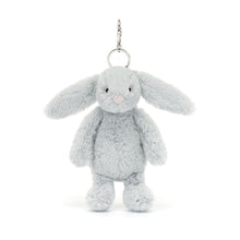 Cargar imagen en el visor de la galería, Conejo plata  llavero /  Bashful Silver Bunny  Bag Charm  Jellycat 18x5x4 cm
