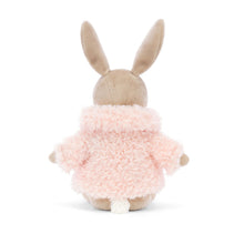 Cargar imagen en el visor de la galería, Conejo con abrigo  / Comfy Coat Bunny Jellycat 18x7x6 cm
