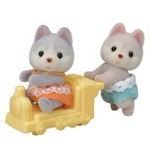 Cargar imagen en el visor de la galería, Perros Husky gemelos  /  Husky Twins Sylvanian Families
