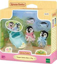 Cargar imagen en el visor de la galería, Pingüinos conduciendo / Penguin Babies Ride N Play  Sylvanian Families
