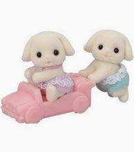 Cargar imagen en el visor de la galería, Conejos gemelos Flora  / Flora Rabbit Twins Sylvanian Families
